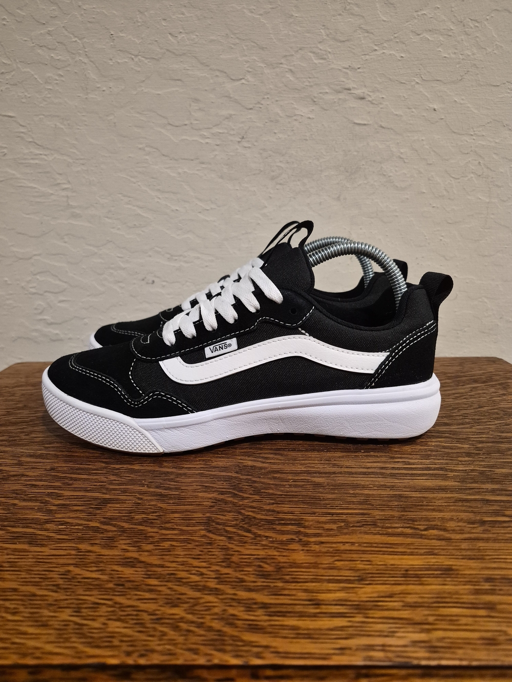 Vans Off the Wall Range EXP Fashion Sneakers 
Men's Size US 6.5